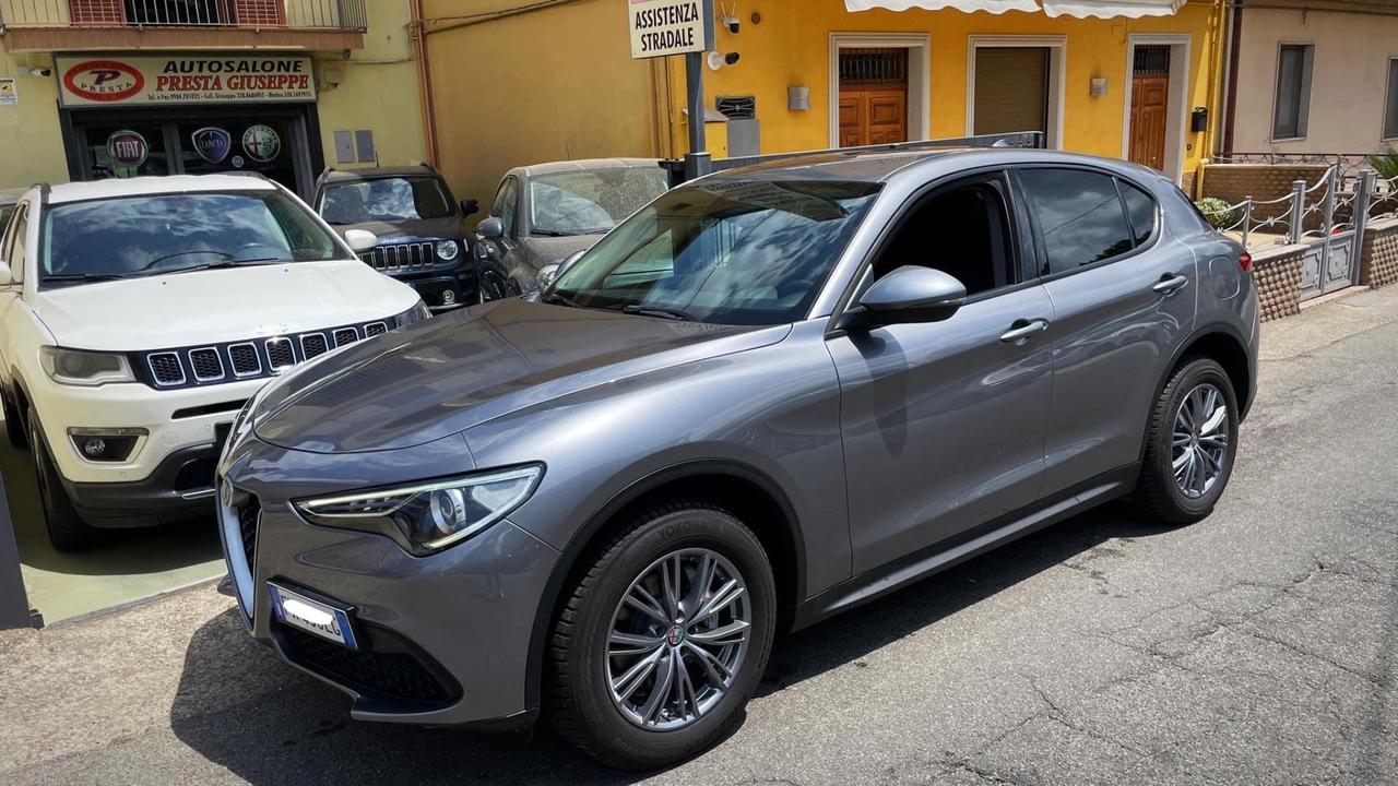 Alfa Romeo Stelvio 2.2 Mjt AT8 Q4 Business - 2019