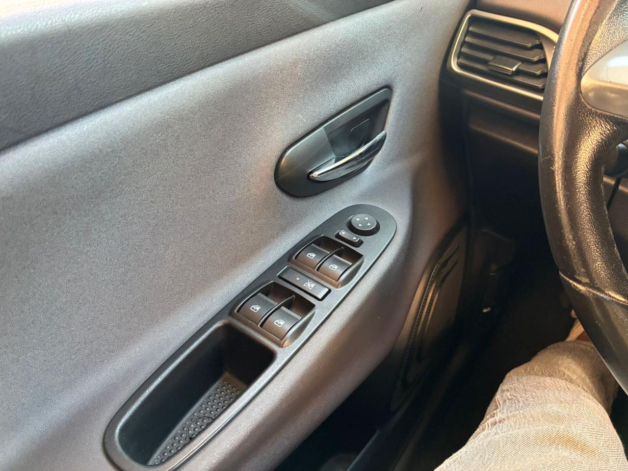 Lancia Ypsilon 1.3MJT 95cv 5p perfetta-12