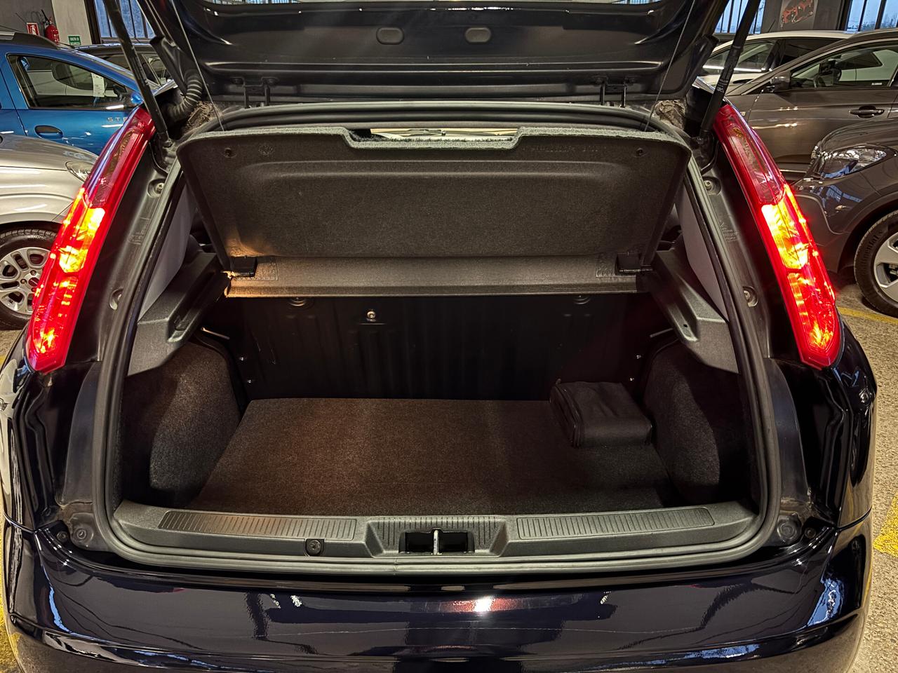 Fiat Punto 1.4 8V 57KW 5P Natural Power Street NEOPATENTATO