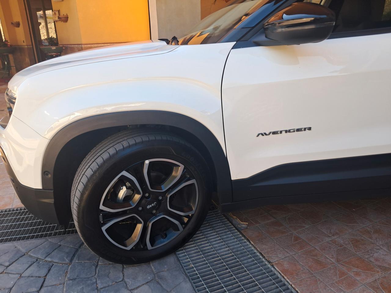 Jeep Avenger 1.2 Turbo 100 CV Summit