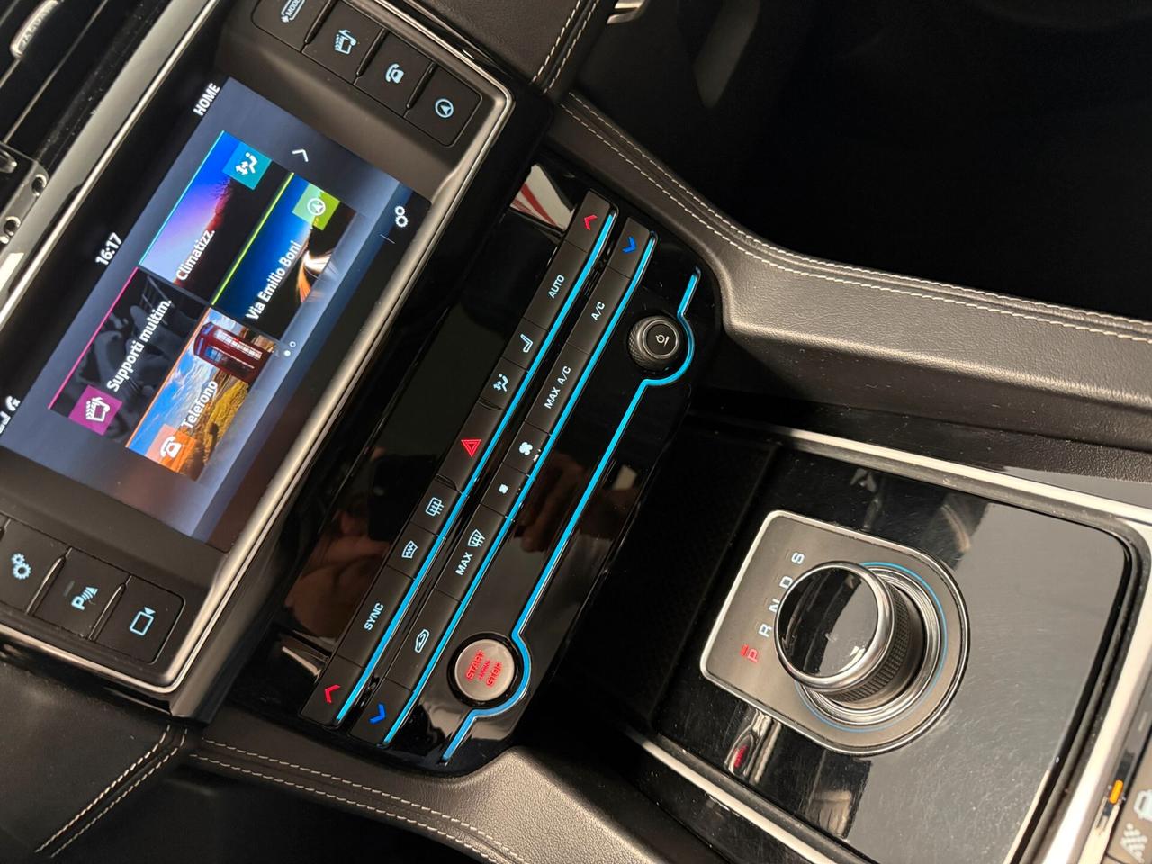 Jaguar F-Pace 2.0 D 180 CV AWD Portfolio