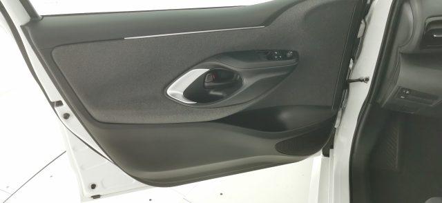 TOYOTA Yaris 1.5 Hybrid 5 porte Business