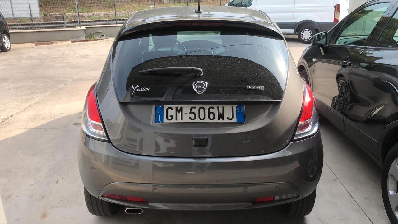 Lancia Ypsilon 1.0 FireFly 5 porte S&S Hybryd Gold