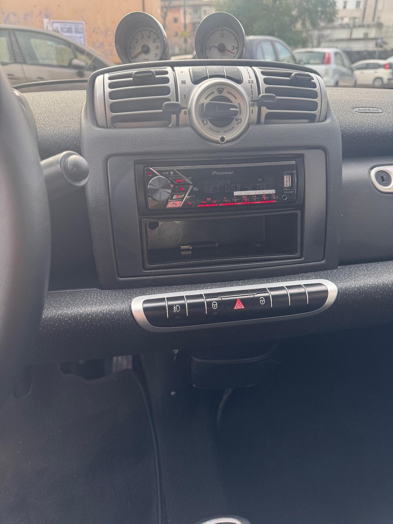 Smart ForTwo 1000 62 kW coupé pulse