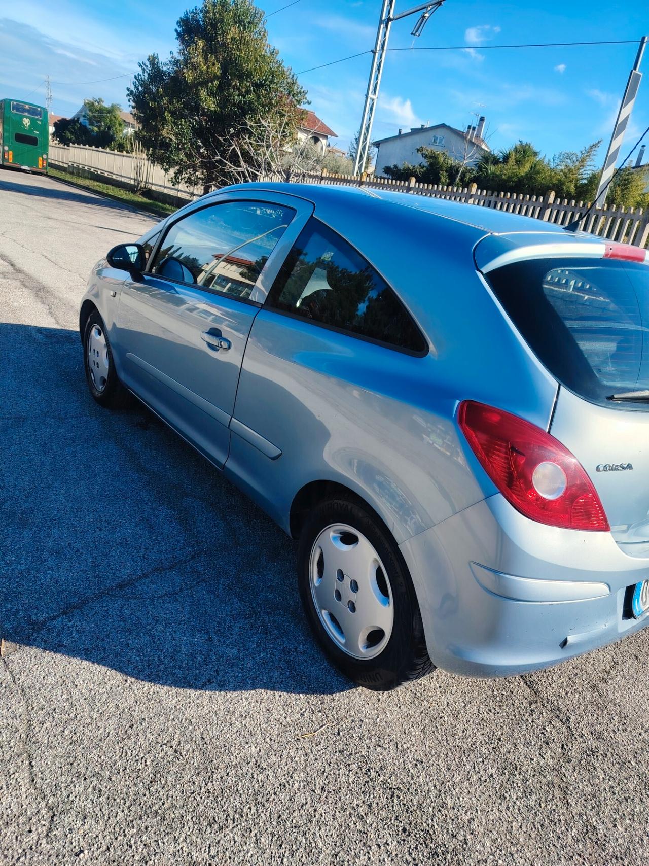 Opel Corsa 1.2i 16V cat 3 porte Silverline