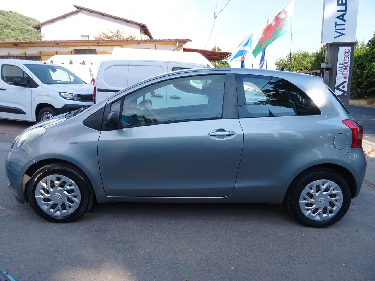 Toyota Yaris 1.3 3 porte OK NEOPATENTATI