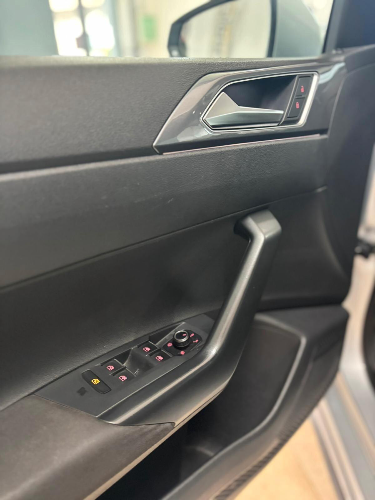 Volkswagen Polo 1.6 TDI 95 CV DSG 5p. R LINE