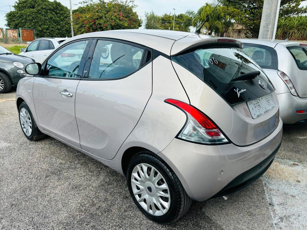 Lancia Ypsilon 1.2 69 CV 5 porte S&S Gold