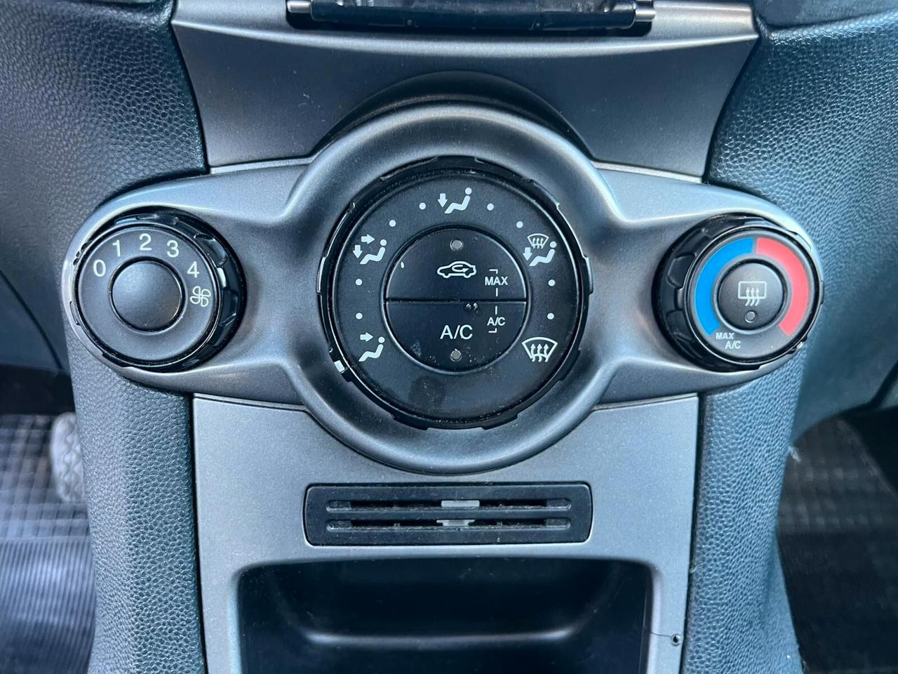 Ford Fiesta 1.4 TDCi 5p. 2011