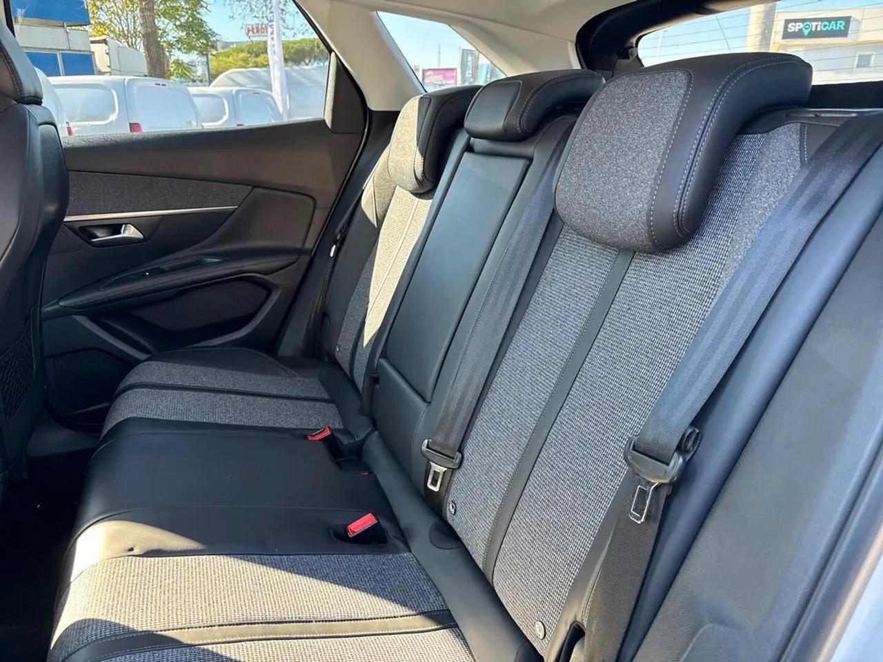 Peugeot 3008 BlueHDi 120 S&S Allure