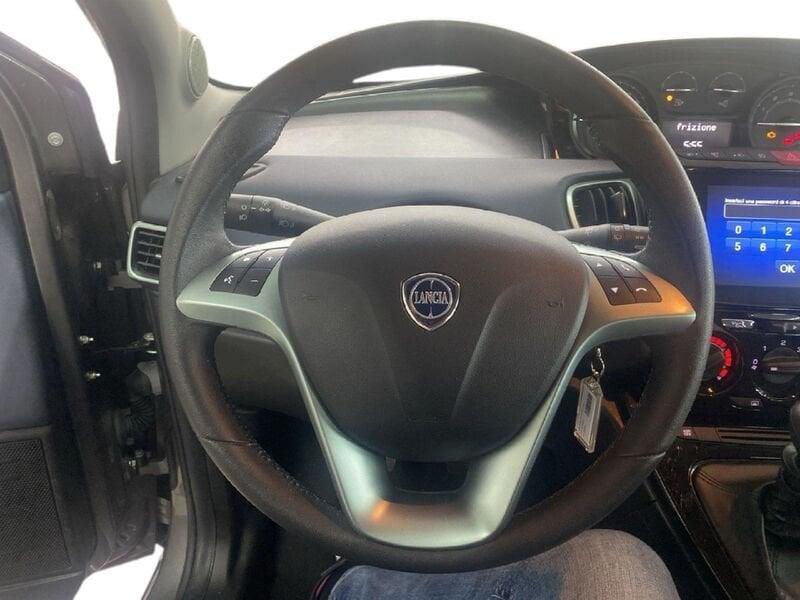 Lancia Ypsilon New 5 porte My24 1.0 Firefly 70 CvStart&Stop Hybrid Oro
