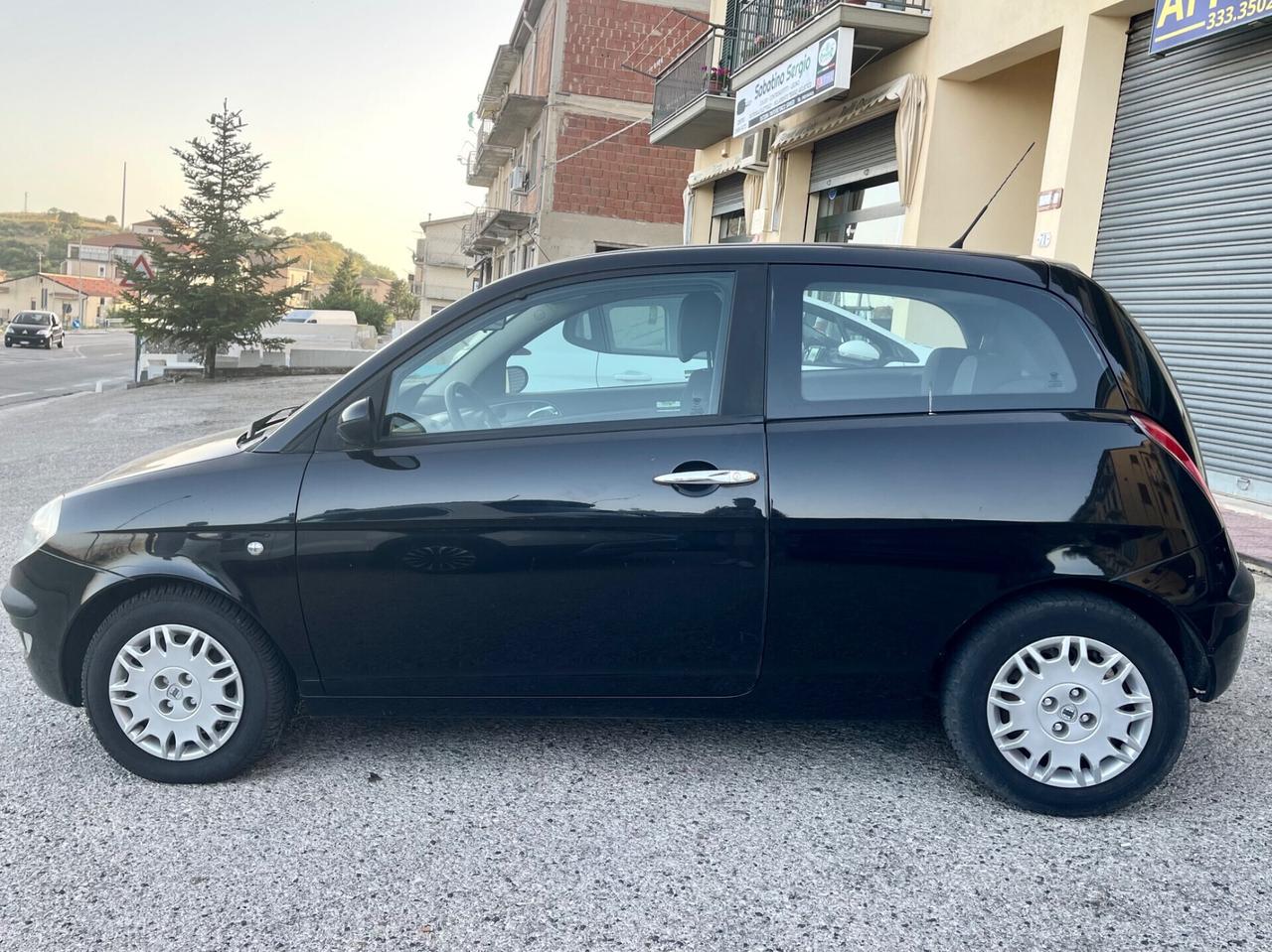 Lancia Ypsilon 1.2 69cv benzina - NEOPATENTATI