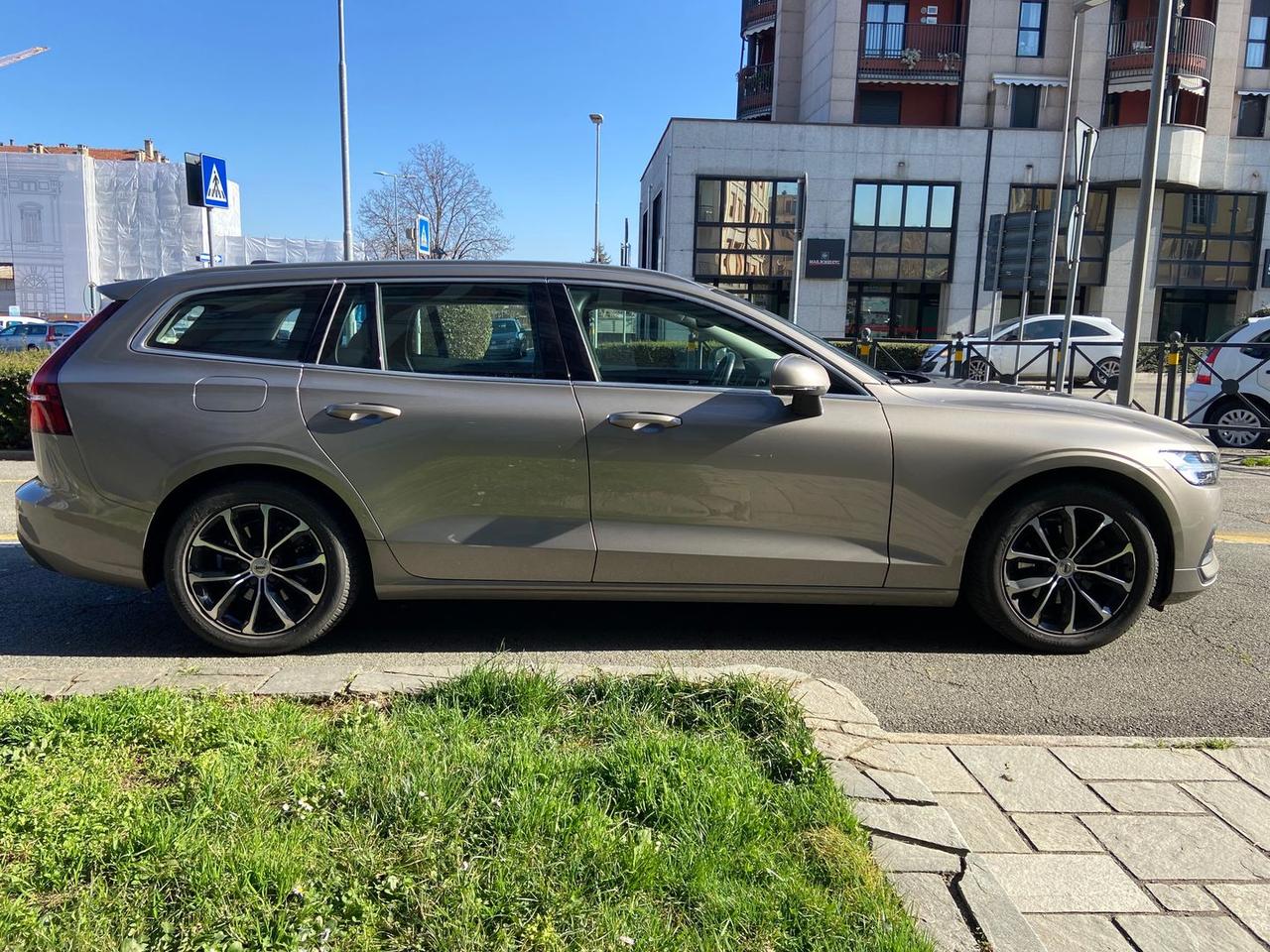 Volvo V60 2.0 D3 Momentum Business Pro