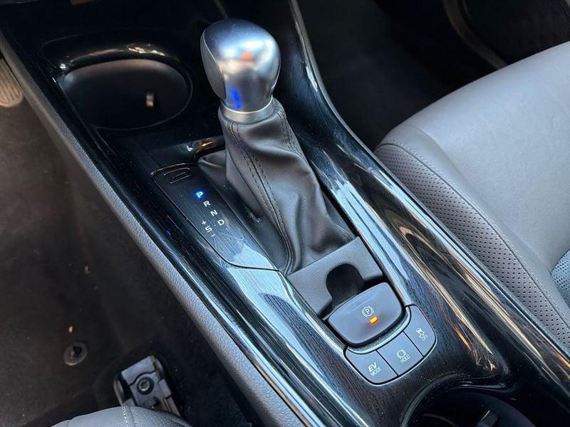 Toyota C-HR C-HR 2.0h Lounge e-cvt