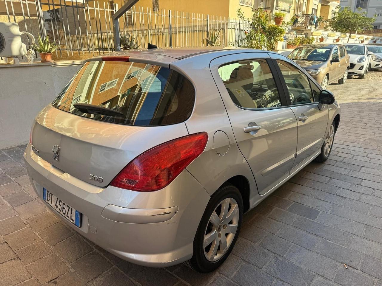 PEUGEOT 308 1.6 HDi 90CV 5 porte Tecno