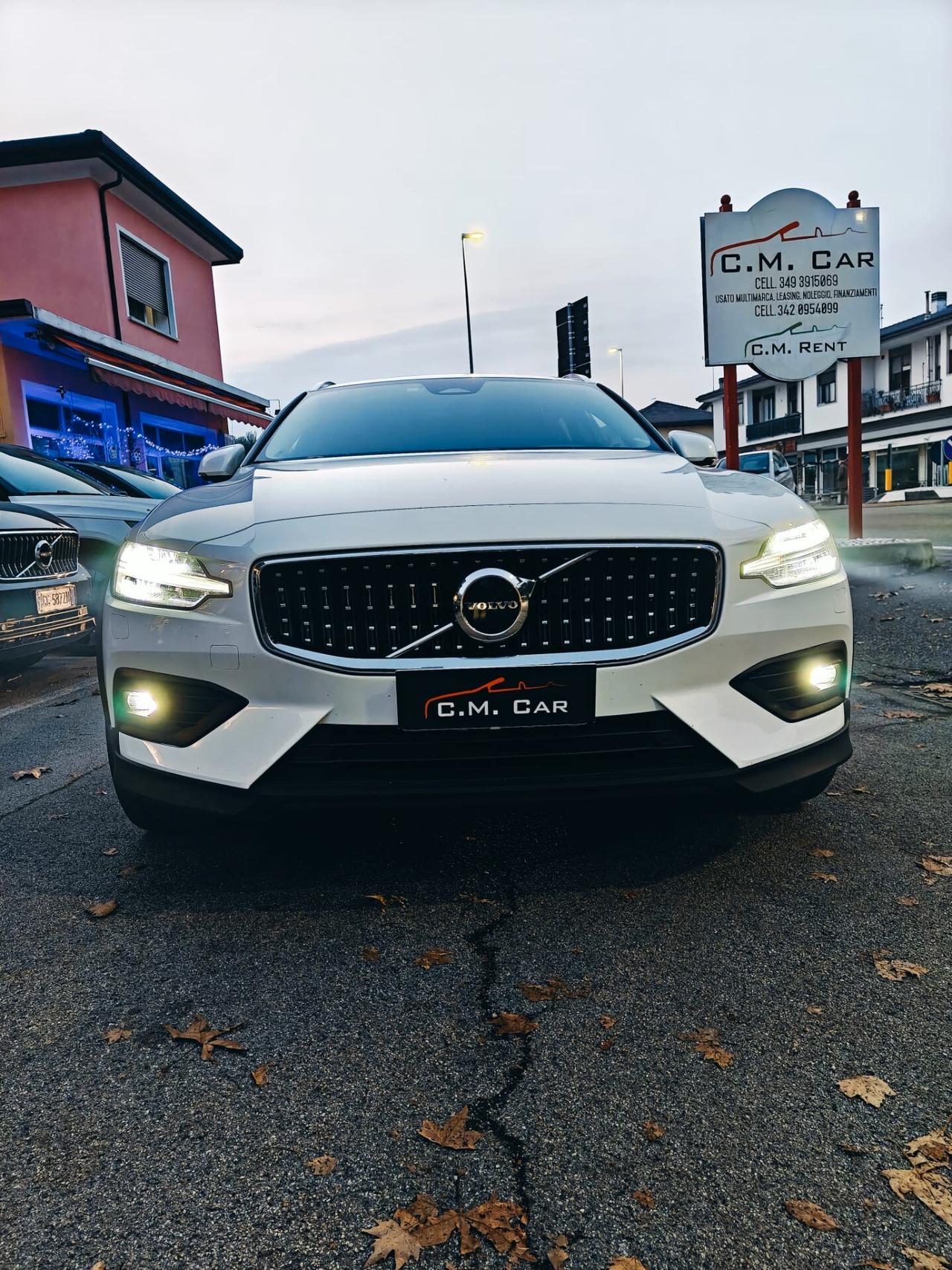 Volvo V60 Cross Country B4 (d) AWD automatico Plus