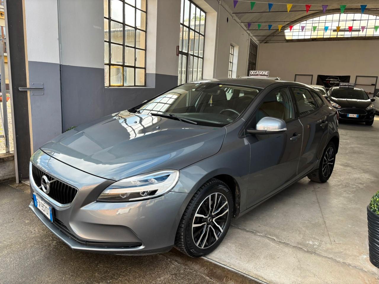 Volvo V40 D2 Geartronic Business Plus