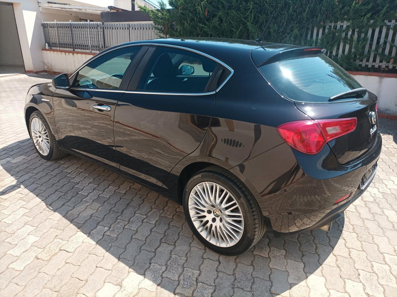 Alfa Romeo Giulietta 1.6 JTDm-2 105 CV Distinctive