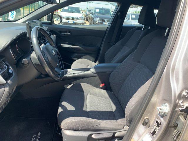 TOYOTA C-HR 1.8 Hybrid E-CVT Business