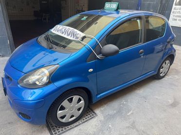 Toyota Aygo 1.0 12V VVT-i 5 porte Now Connect