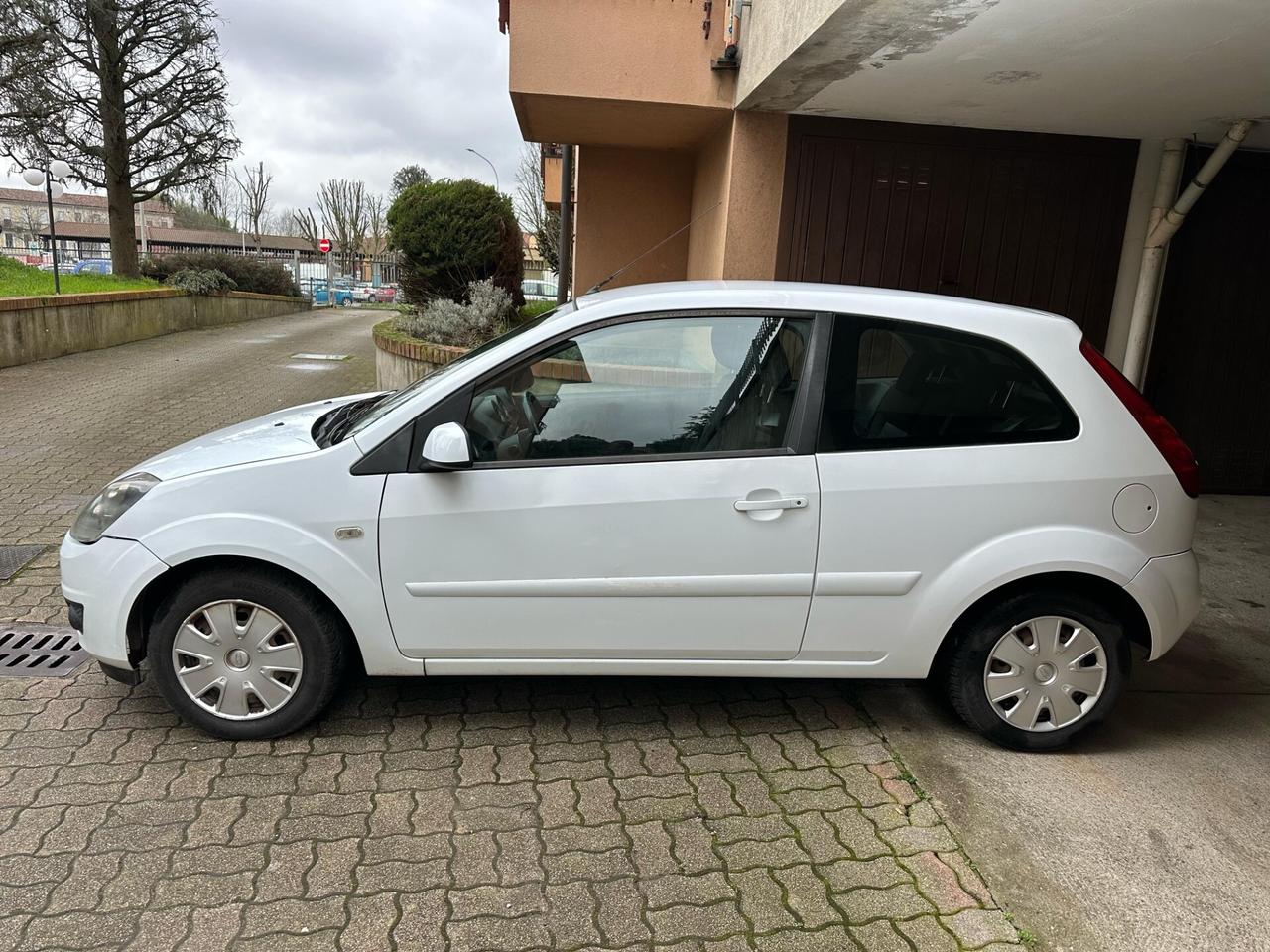 Ford Fiesta 1.2 16V 3p. Clever