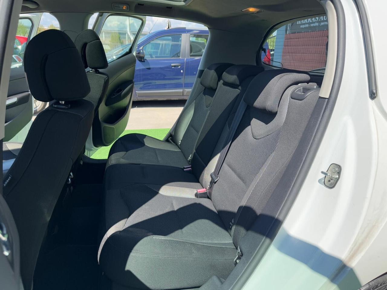 Peugeot 308 1.6 HDi 110CV 5p. Féline (6 Marce)