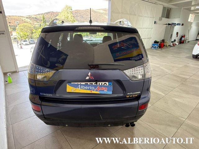 MITSUBISHI Outlander 2.2 DI-D Instyle