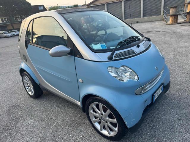 SMART ForTwo Stupenda. Bellissima 700 coupé grandstyle (45 kW)