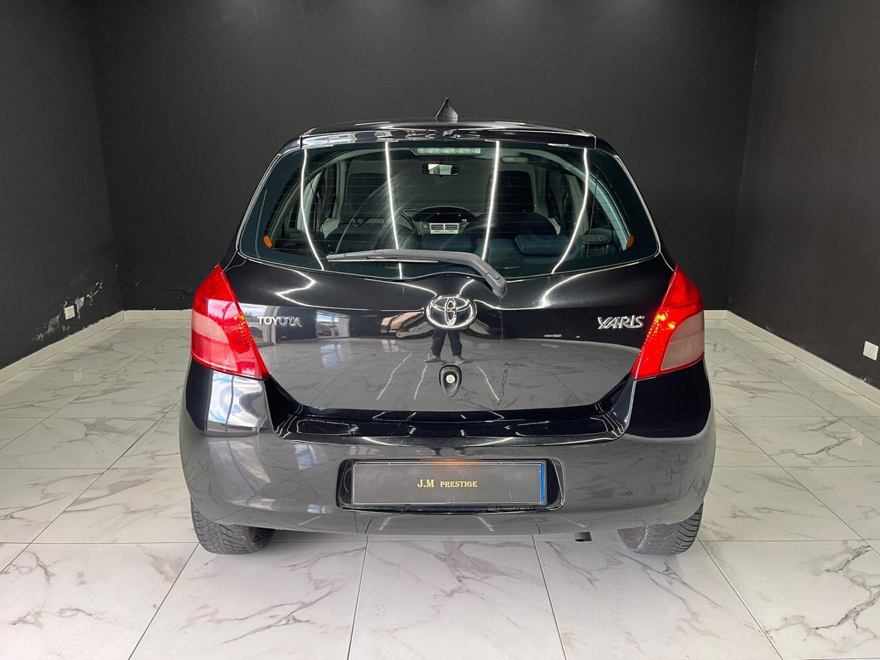 Toyota Yaris 1.3 5 porte Navi OK NEOPATENTATI