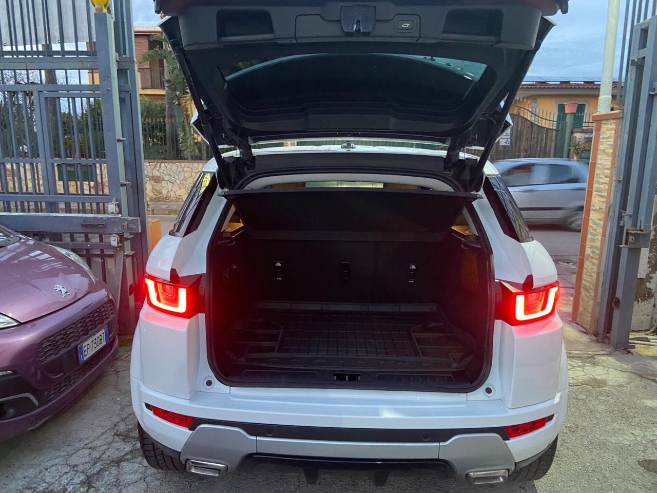 Land Rover Range Evoque 2.0 TD4 150 CV 5p. Pure