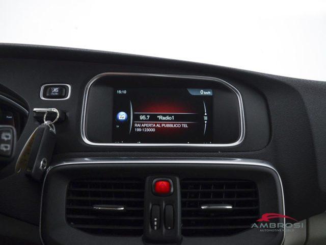 VOLVO V40 Cross Country D2 Geartronic Volvo Ocean Racee