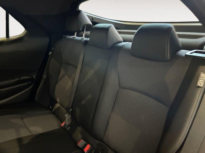 Toyota C-HR (2023-->) 1.8 HV Lounge