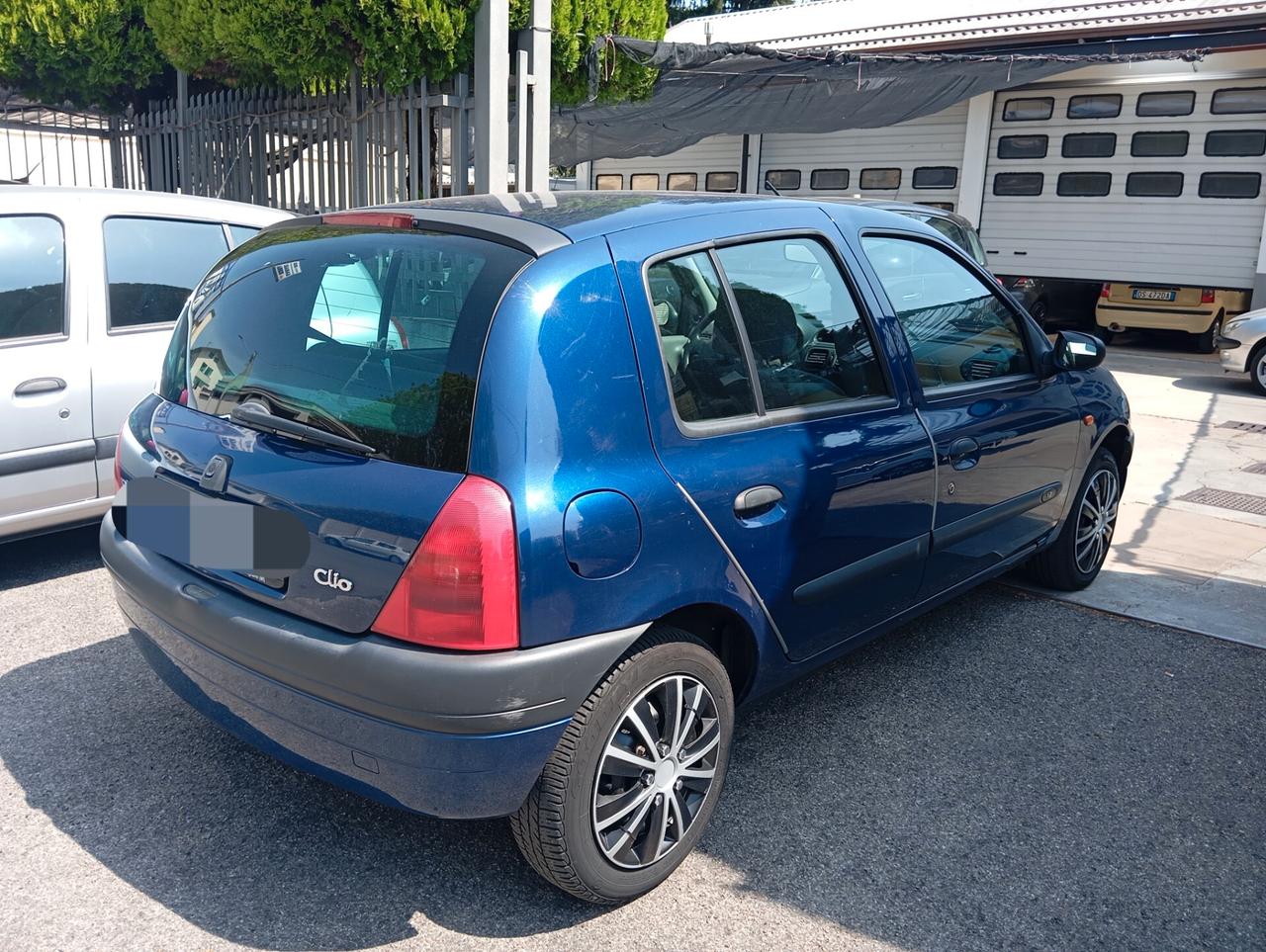 Renault Clio 1.2 cat 5 porte Neopatentati