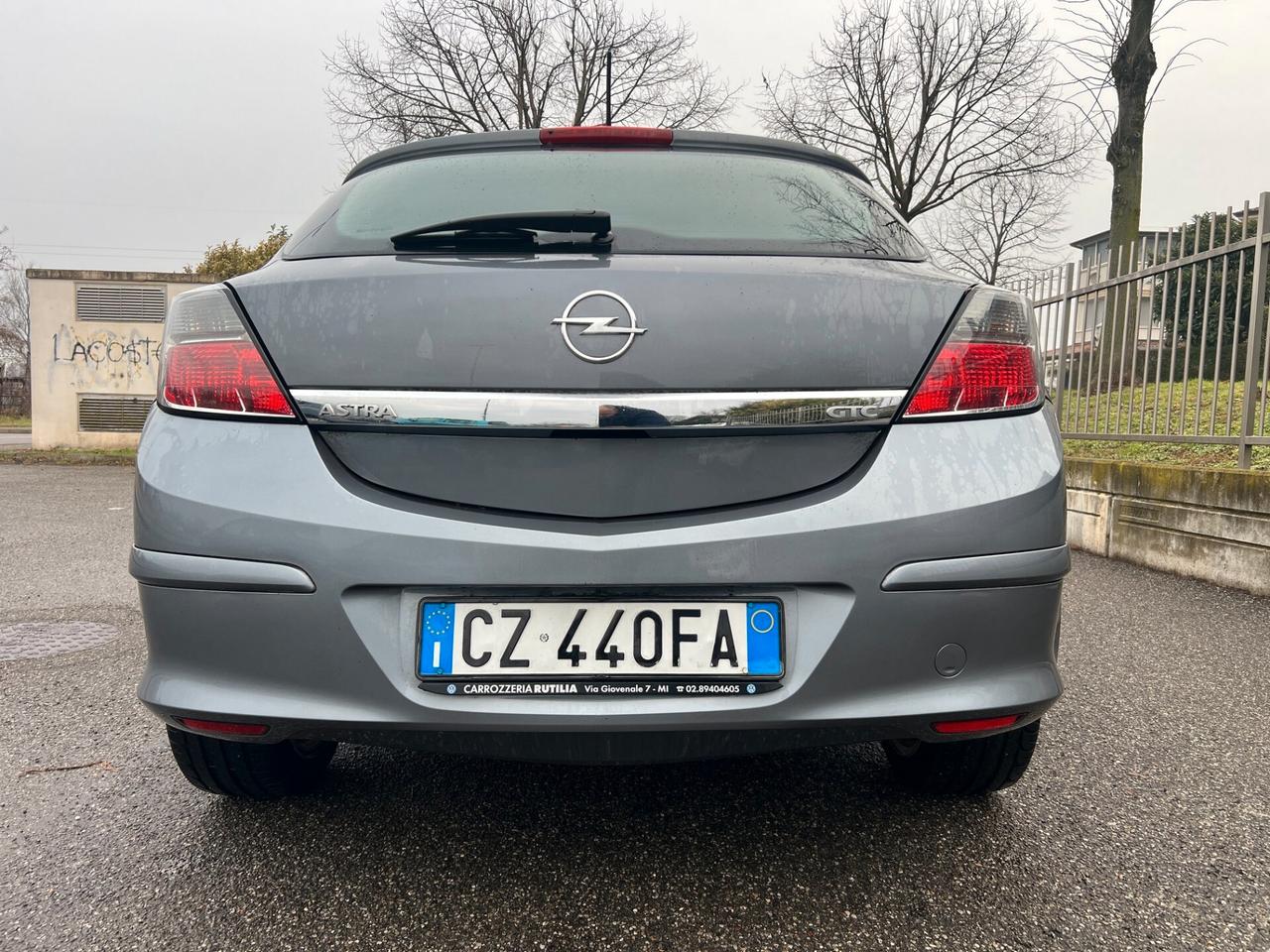 Opel Astra opel astra 1.7 cdti coupe GTC