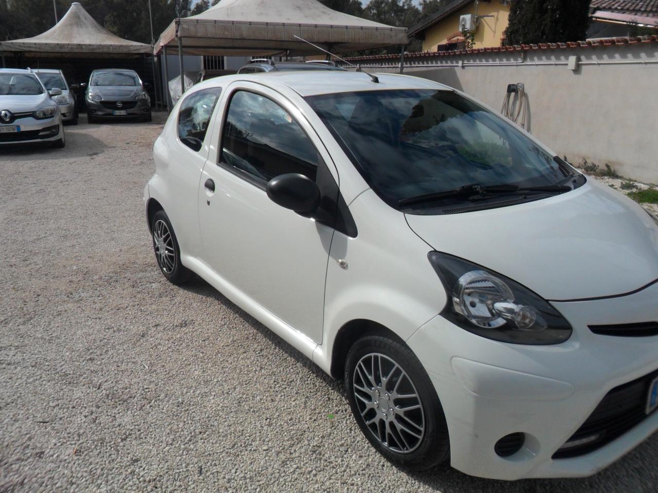 Toyota Aygo 1.0 12V VVT-i 3 porte Active Connect