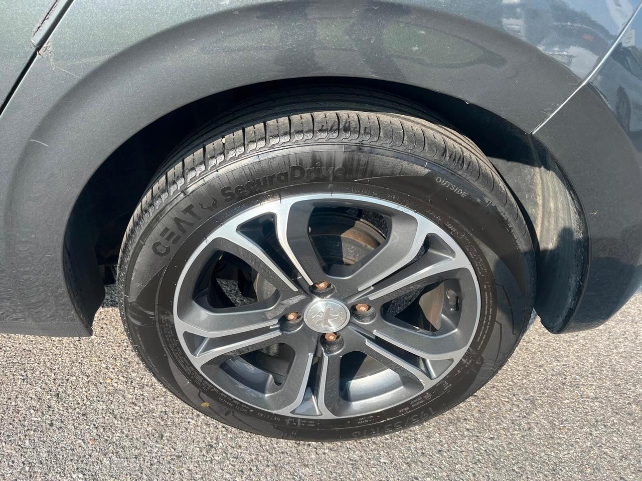 Peugeot 208 1.4 HDi 68 CV 5 porte Access