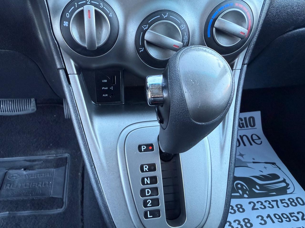 Hyundai i10 1.1 Cambio Automatico