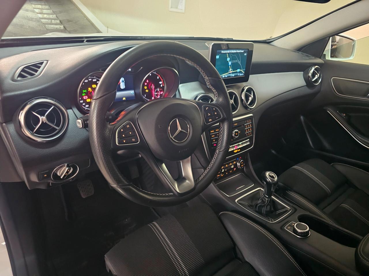 Mercedes-benz GLA 180 d Sport