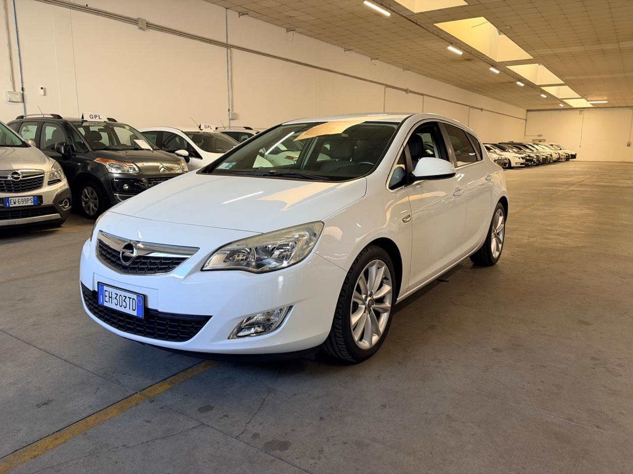 Opel Astra 1.4 Turbo 140CV 5 porte Cosmo