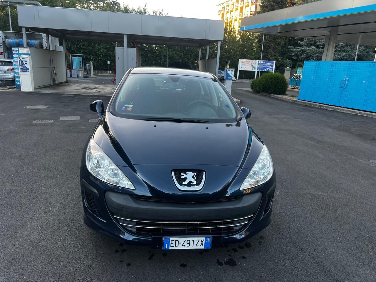 Peugeot 308 1.4 VTi 98CV 5p. Premium