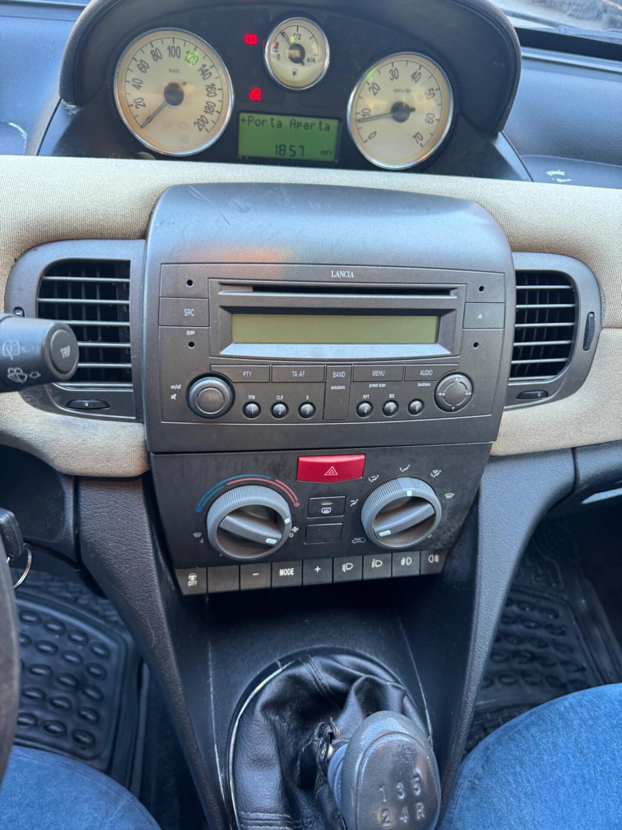 Lancia Ypsilon 1.2 16V Oro 2006