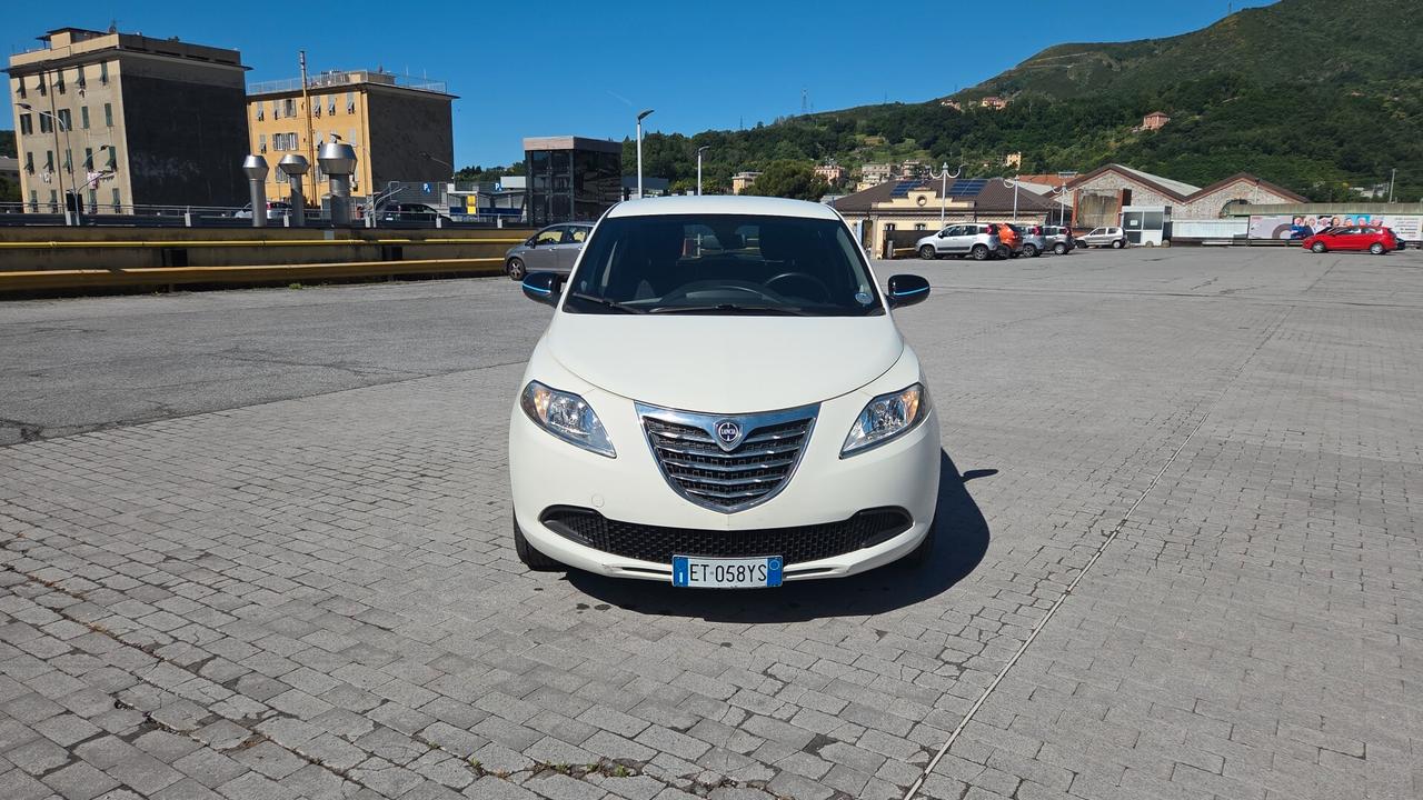 LANCIA YPSILON PLATINUM – UNICO PROPRIETARIO – 88.000 KM CERTIFICATI – € 6.190