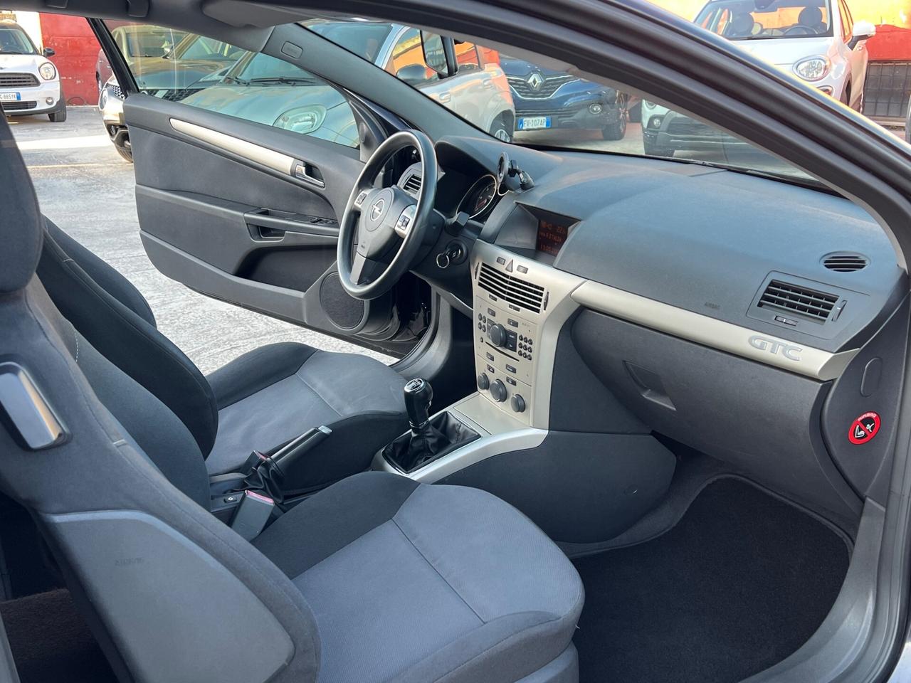 Opel Astra GTC 1.7 CDTI 125CV 3 porte Cosmo