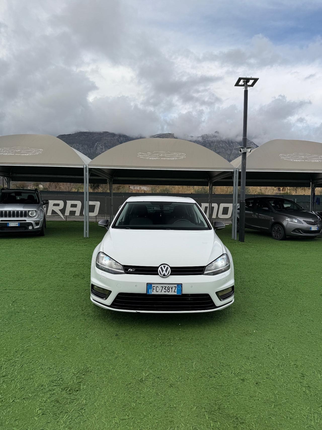 Volkswagen Golf 1.6 TDI 110cv DSG R-LINE ALLESTIMENTO