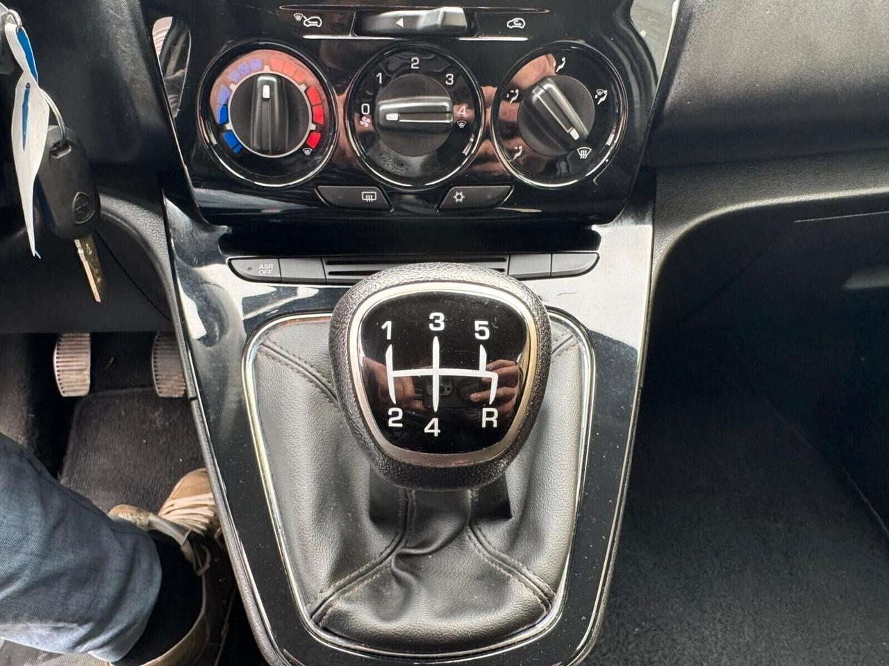 LANCIA YPSILON 1.2 69cv 5p GPL ECOCHIC GOLD NEOP.