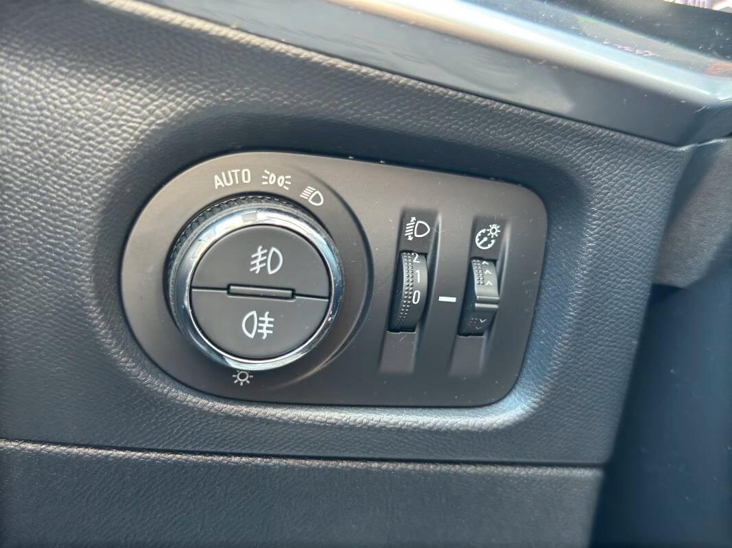 Opel Mokka 1.2 t Elegance s&s 100cv con Telecamera e CarPlay