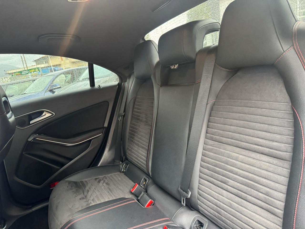 Mercedes-benz CLA 220 berlina d Automatic Premium amg Garanzia