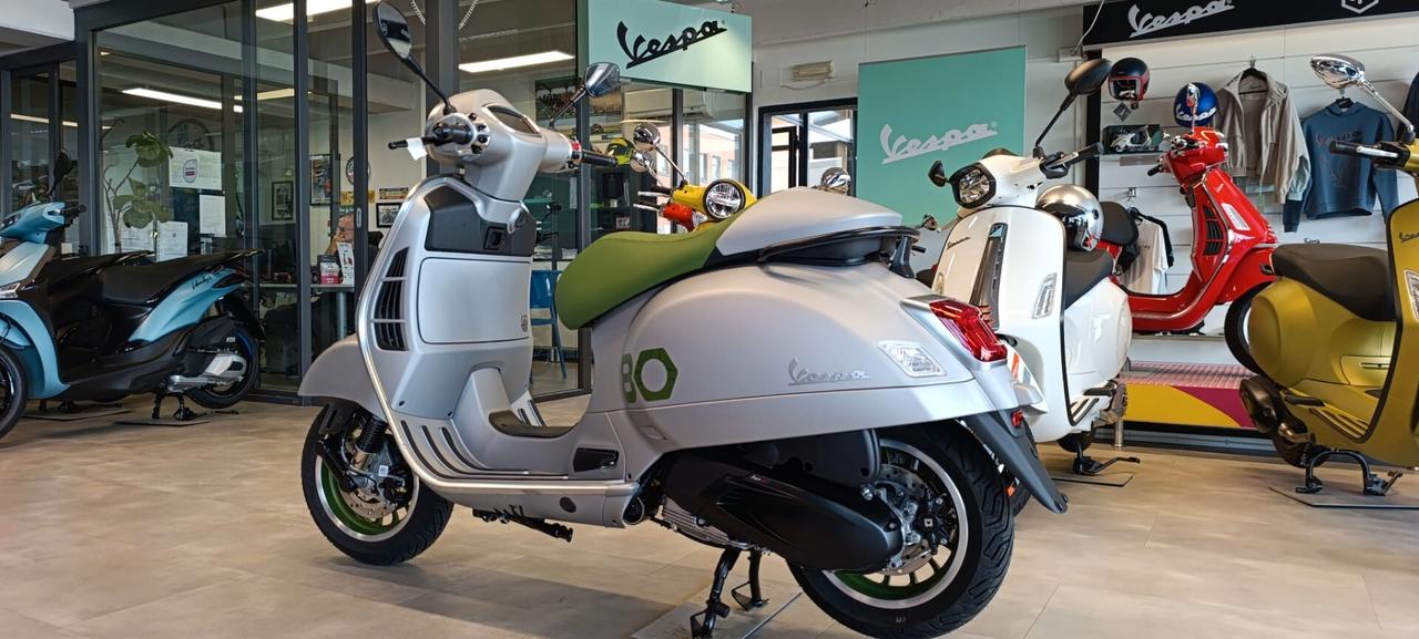 Vespa 310 GTS hpe Edizione Ottantesimo 80 TH