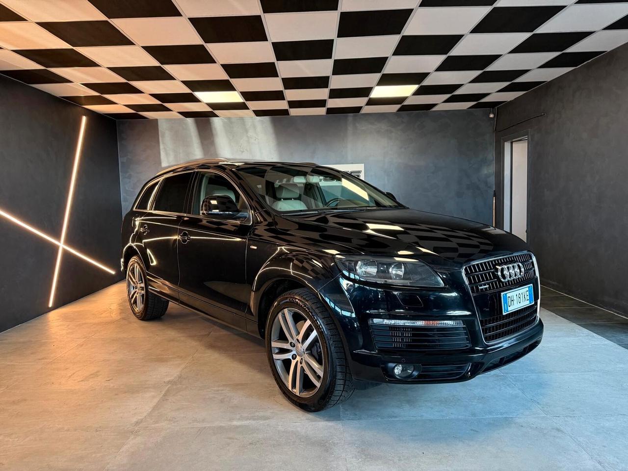 Audi Q7 3.0 V6 TDI 233CV quattro tiptronic