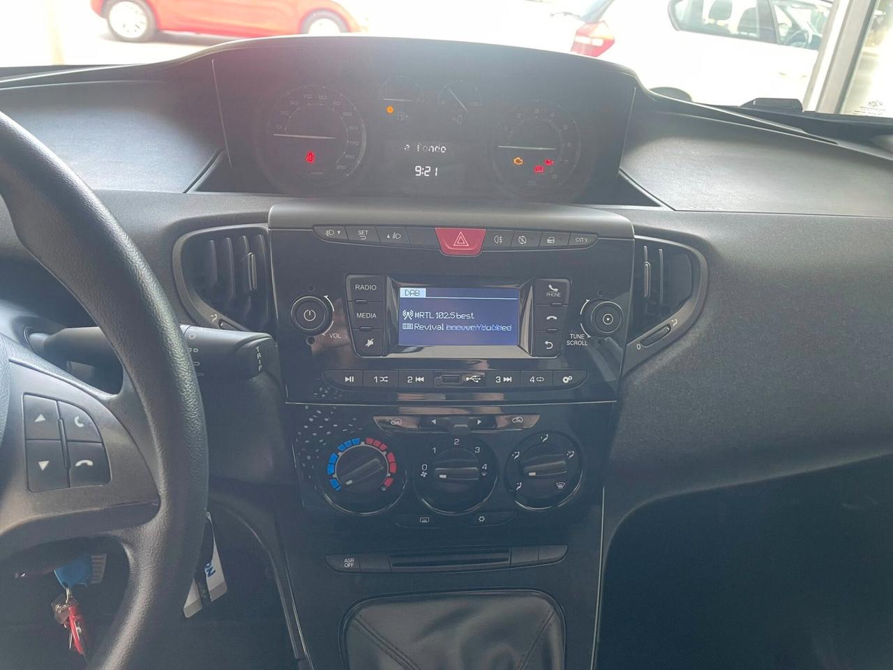 Lancia Ypsilon 1.0 FireFly 5 porte S&S Hybrid Alberta Ferretti